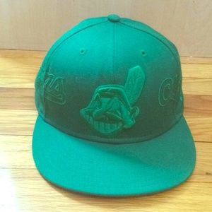 Cleveland Indians flat bill hat size 7 5/8